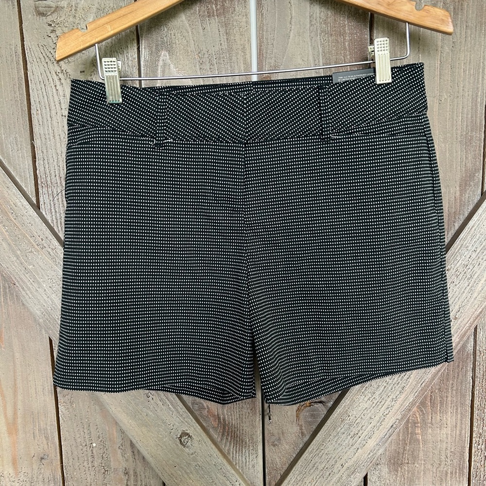 The limited Tailored Short Sz 4 NWT black with white dots